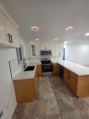 1430 N Golden Gate Ave, Stockton, CA 95205