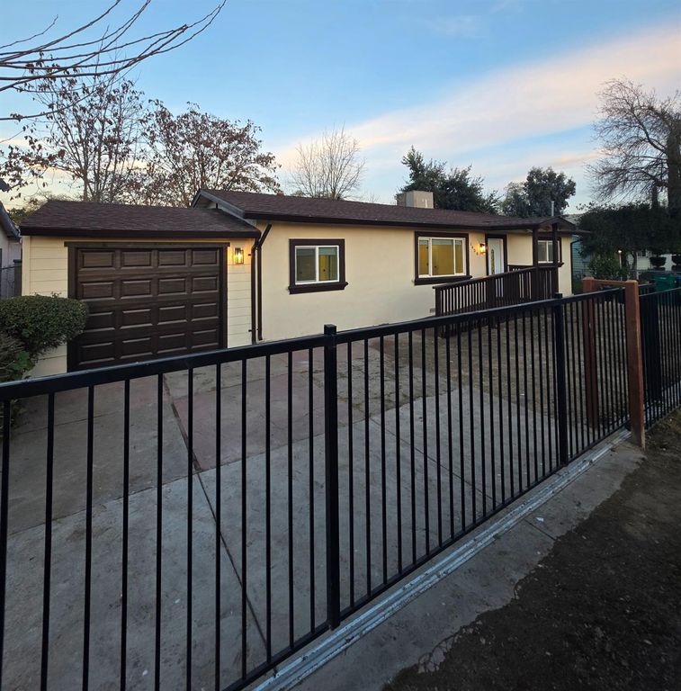 1430 N Golden Gate Ave, Stockton, CA 95205