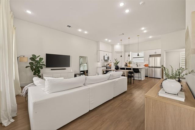 1243 W 23rd Street C, Houston, TX 77008