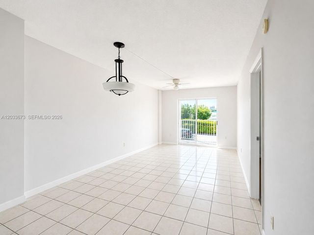 16465 NE 22nd Avenue 206, North Miami Beach, FL 33160