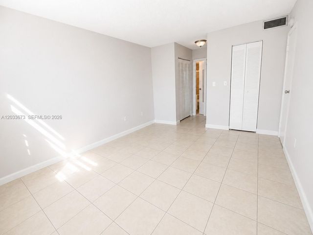 16465 NE 22nd Avenue 206, North Miami Beach, FL 33160