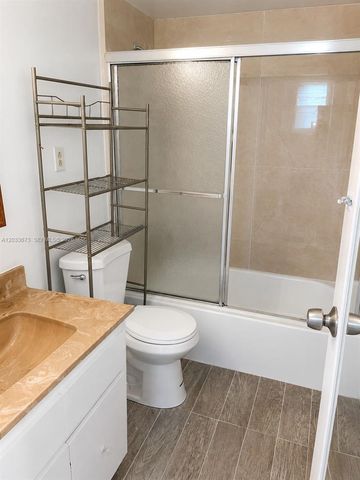 16465 NE 22nd Avenue 206, North Miami Beach, FL 33160