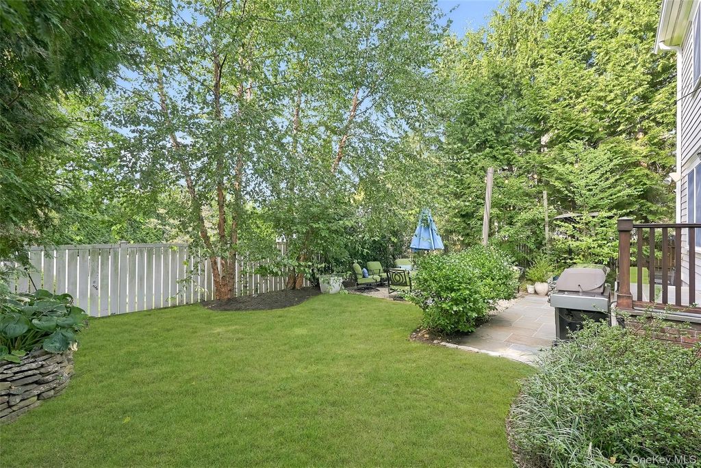 102 Florence Avenue, Rye, NY 10580 — photo 4