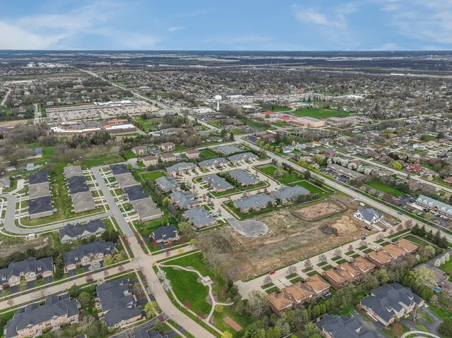 1200 PRAIRIE Lane 1-A, Lemont, IL 60439