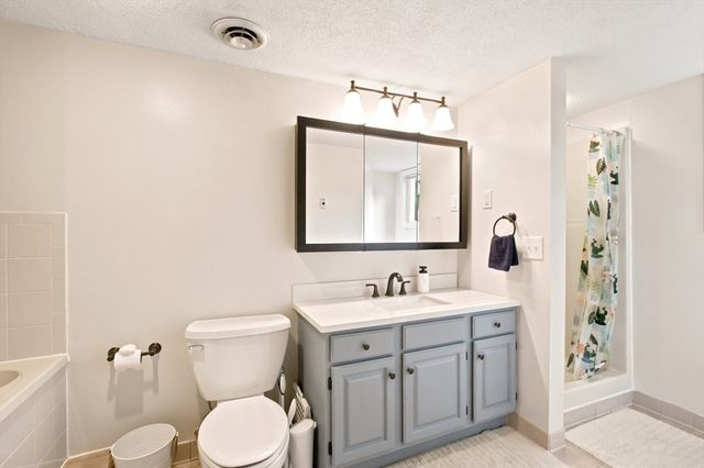 192 Captain Eames Circle 192, Ashland, MA 01721