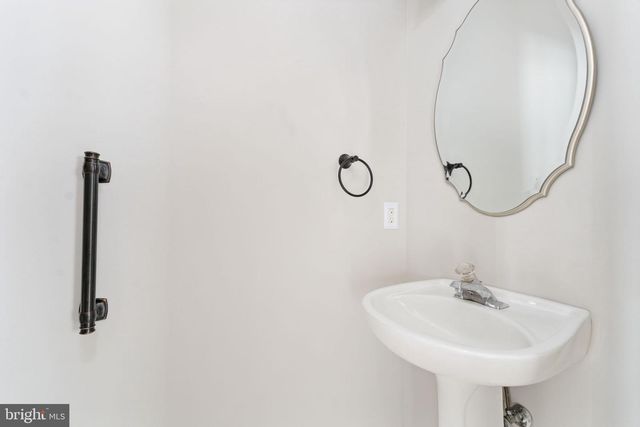 8 RIVER OAK DR, Stafford, VA 22554