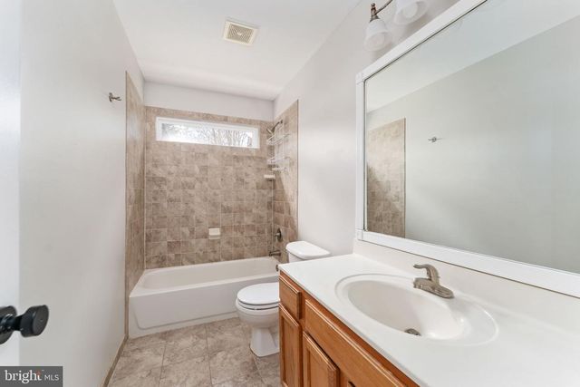 8 RIVER OAK DR, Stafford, VA 22554