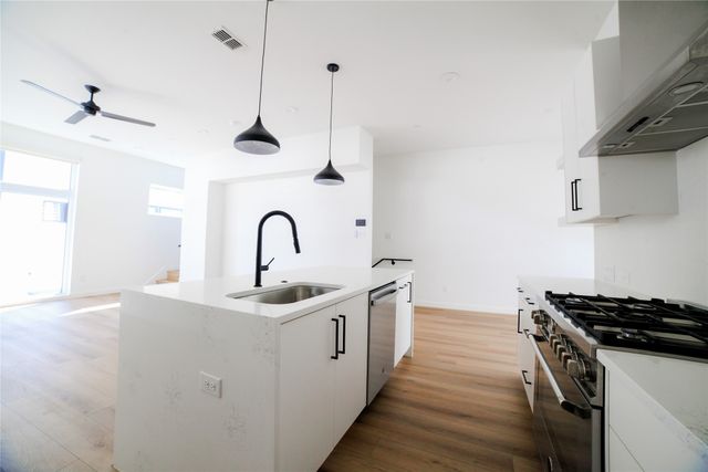 3616 San Jacinto Street 101, Dallas, TX 75204
