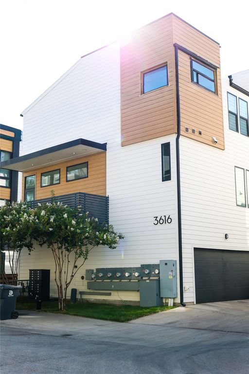 3616 San Jacinto Street 101, Dallas, TX 75204