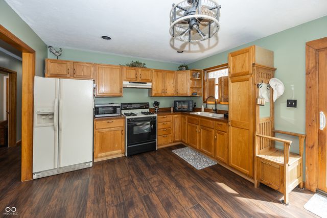 3901 N 350 W, Lebanon, IN 46052