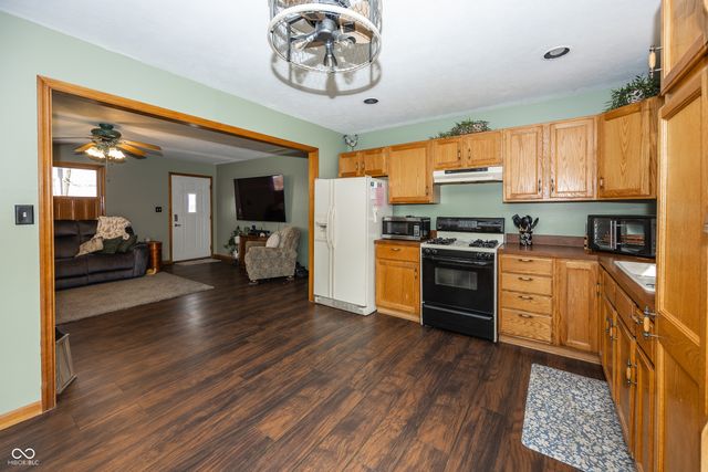 3901 N 350 W, Lebanon, IN 46052