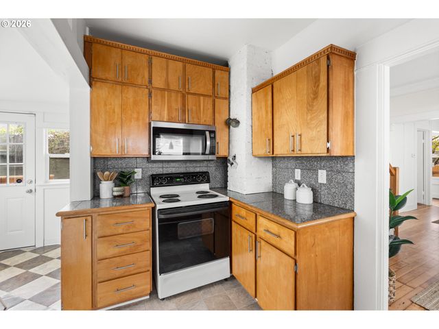 5817 Se BOISE St, Portland, OR 97206