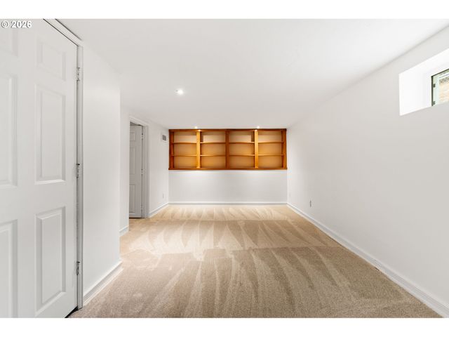 5817 Se BOISE St, Portland, OR 97206