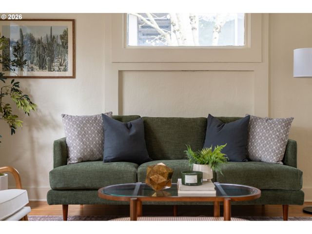 5817 Se BOISE St, Portland, OR 97206