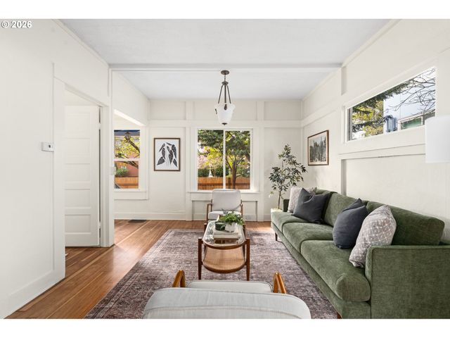 5817 Se BOISE St, Portland, OR 97206