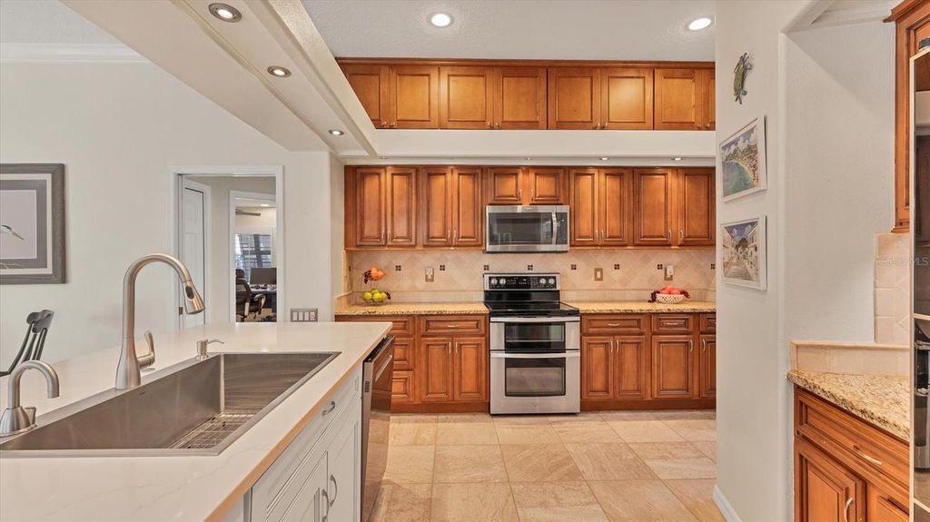 Image 16 of property listing at 9112 19TH DRIVE NW, Bradenton, FL 34209