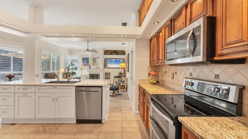 Image 18 of property listing at 9112 19TH DRIVE NW, Bradenton, FL 34209