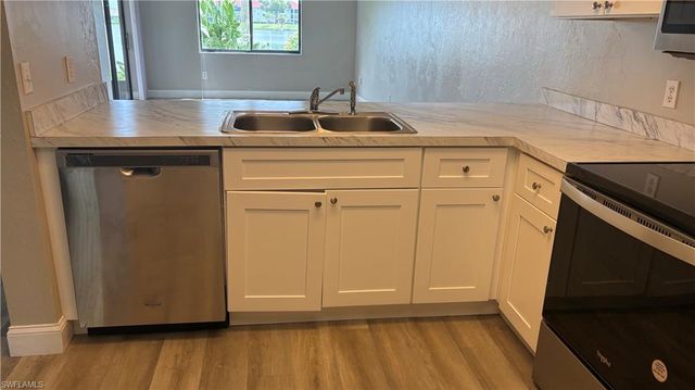 11060 Caravel CIR 105, Fort Myers, FL 33908