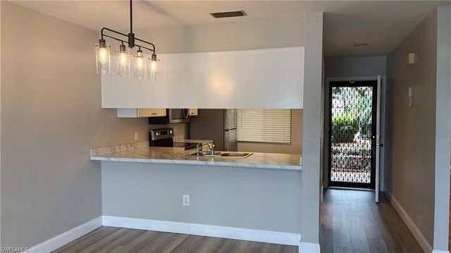 11060 Caravel CIR 105, Fort Myers, FL 33908