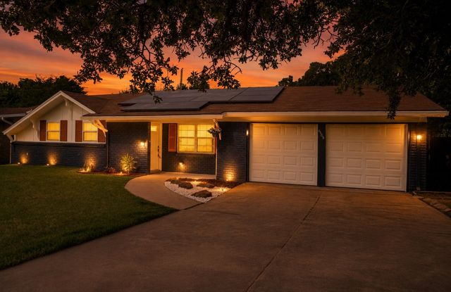 6608 Margaret Drive, Forest Hill, TX 76140