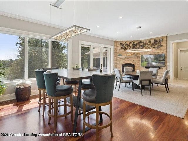 2471 Overglen Court, East Lansing, MI 48823