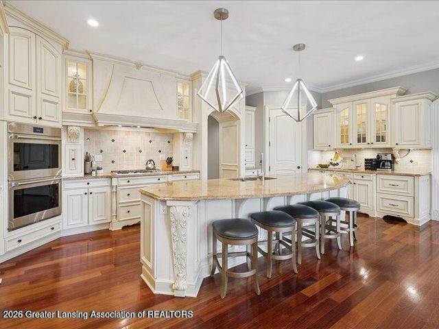 2471 Overglen Court, East Lansing, MI 48823