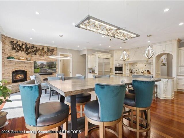 2471 Overglen Court, East Lansing, MI 48823