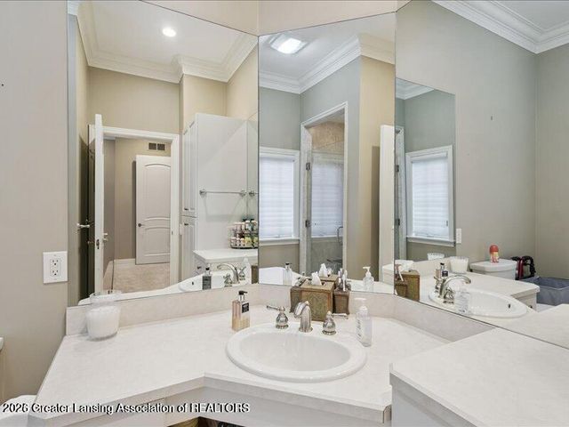 2471 Overglen Court, East Lansing, MI 48823