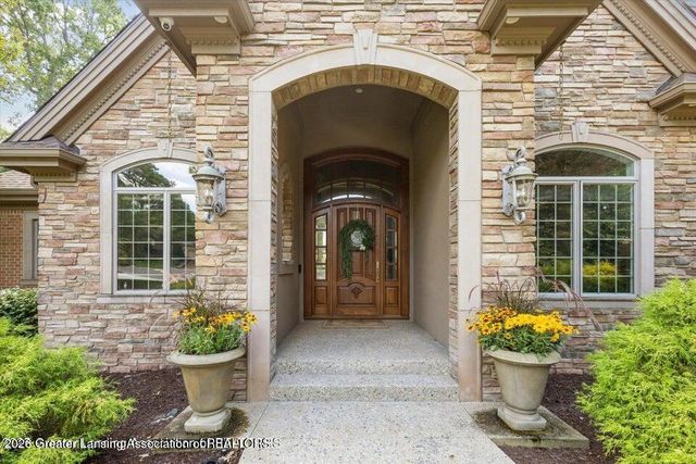 2471 Overglen Court, East Lansing, MI 48823