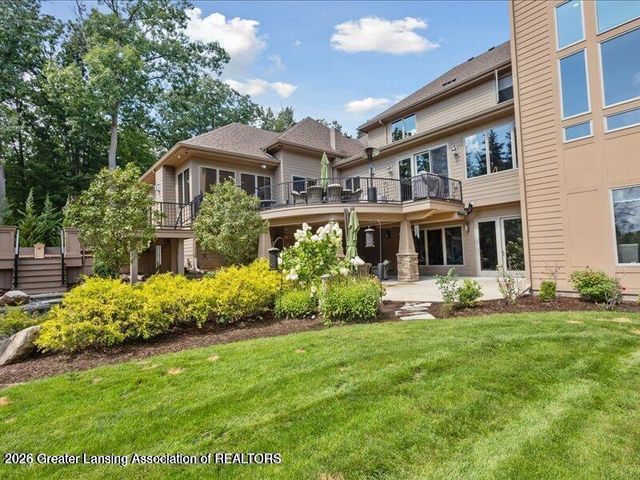 2471 Overglen Court, East Lansing, MI 48823