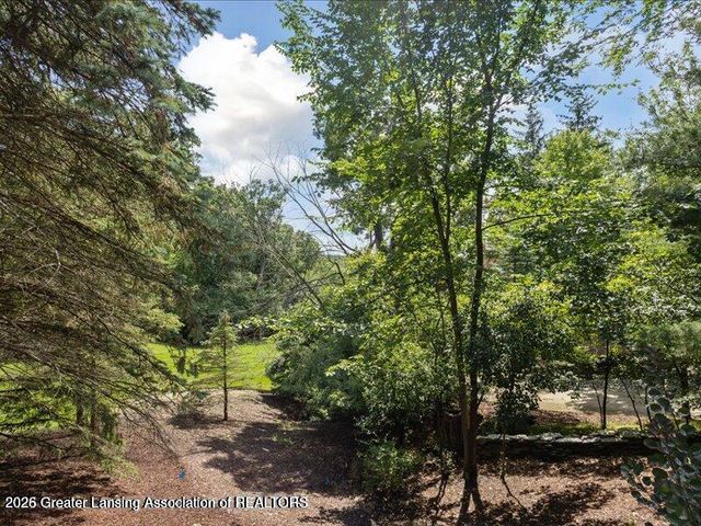 2471 Overglen Court, East Lansing, MI 48823