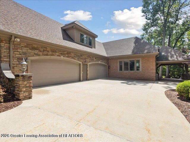 2471 Overglen Court, East Lansing, MI 48823