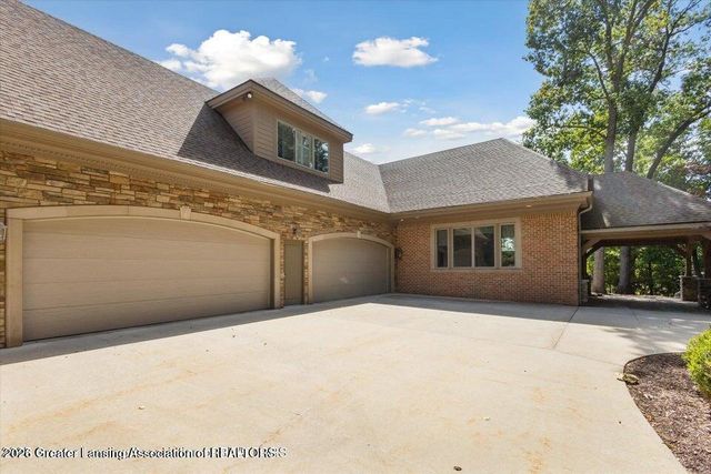 2471 Overglen Court, East Lansing, MI 48823