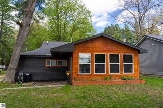 11935 N Shore Drive, Lake, MI 48632