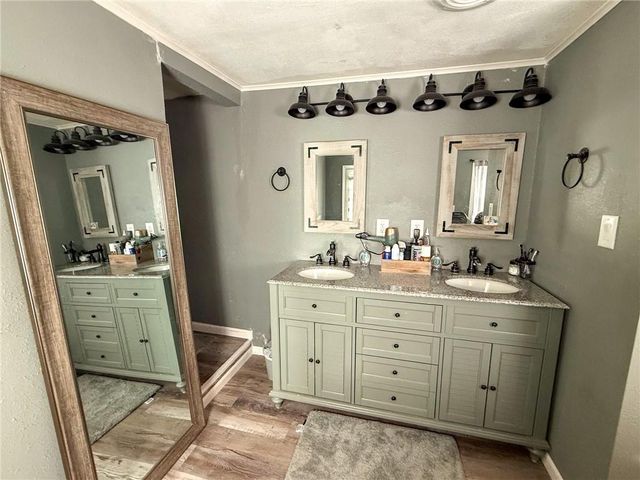 920 S Wilson Avenue, Chanute, KS 66720