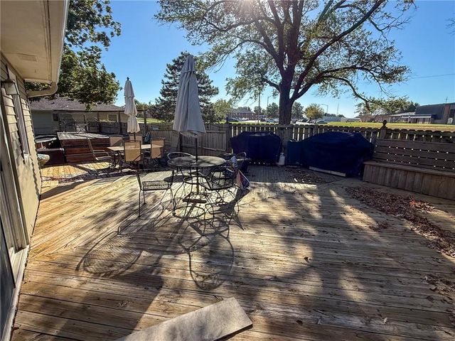 920 S Wilson Avenue, Chanute, KS 66720