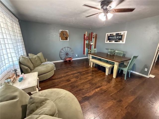 920 S Wilson Avenue, Chanute, KS 66720