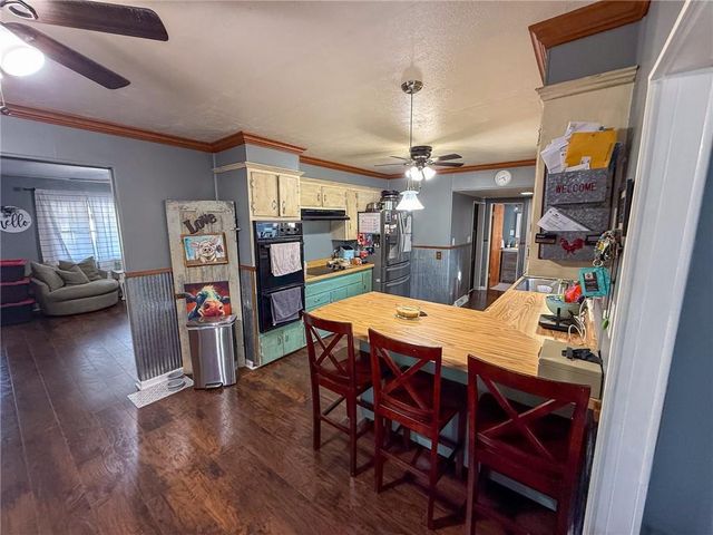 920 S Wilson Avenue, Chanute, KS 66720