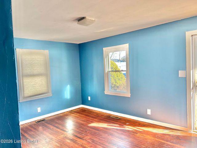 1930 Beech St, Louisville, KY 40210