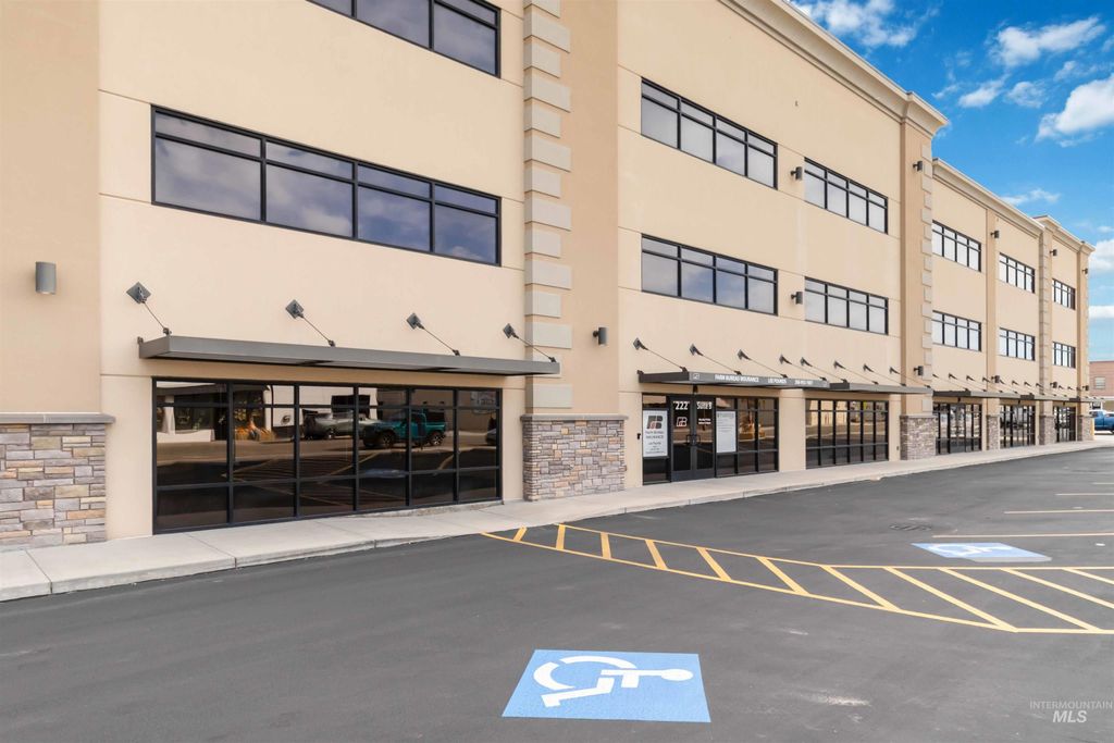 222 N Plymouth Ave, New Plymouth, ID 83655 photo 3