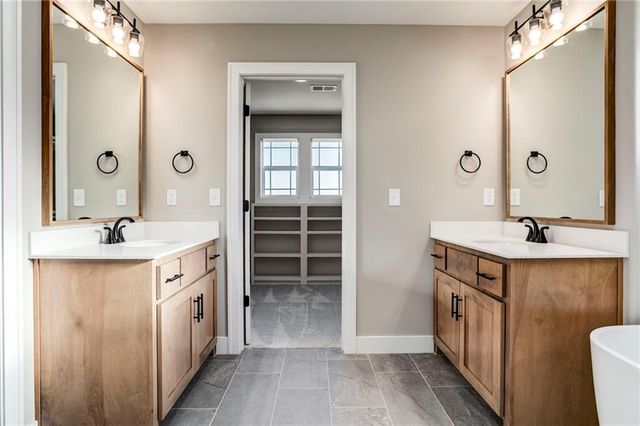 28321 W 160th Court, Gardner, KS 66030