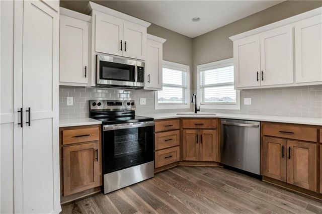 28321 W 160th Court, Gardner, KS 66030