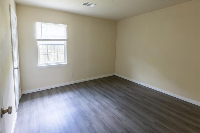 4942 Bataan Road, Houston, TX 77033