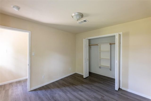 4942 Bataan Road, Houston, TX 77033