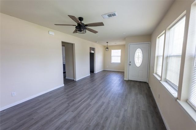 4942 Bataan Road, Houston, TX 77033