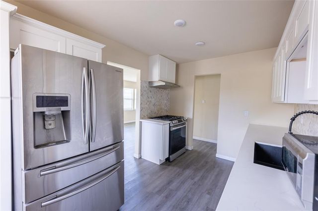 4942 Bataan Road, Houston, TX 77033