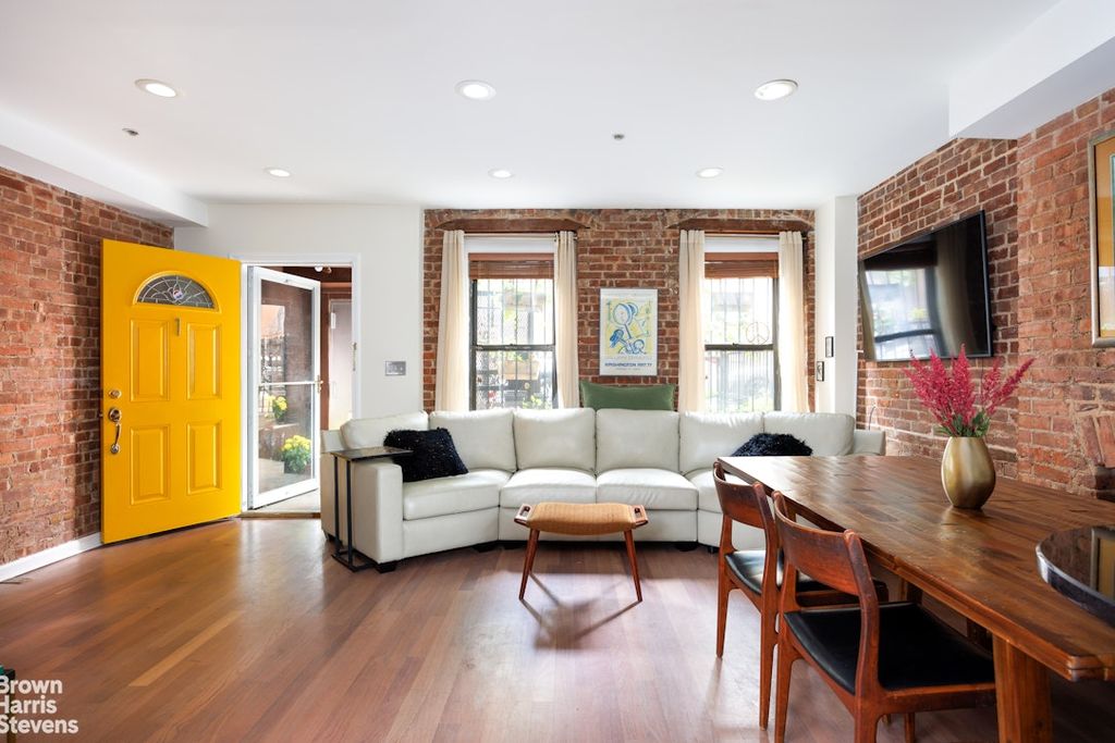 30 W 126th St Apt 1, New York City, NY 10027