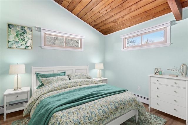 84 Oak Street, South Kingstown, RI 02879