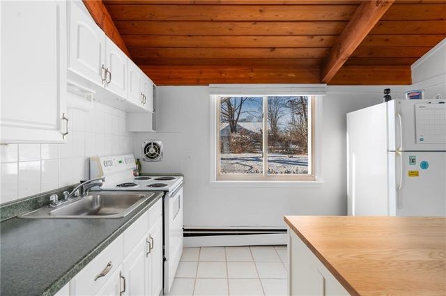 84 Oak Street, South Kingstown, RI 02879