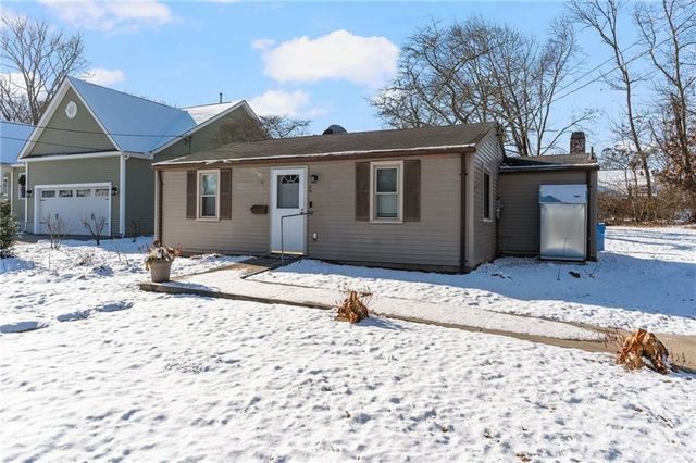 84 Oak Street, South Kingstown, RI 02879